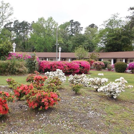 Azalea Inn & Suites Wilmington Esterno foto