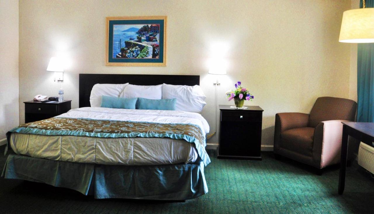 Azalea Inn & Suites Wilmington Esterno foto
