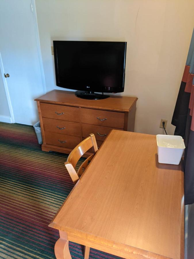 Azalea Inn & Suites Wilmington Esterno foto