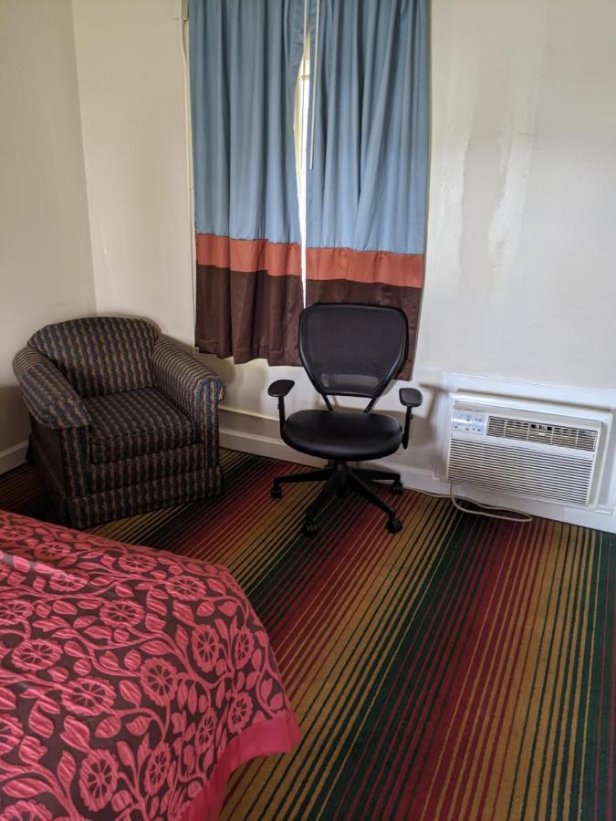 Azalea Inn & Suites Wilmington Esterno foto