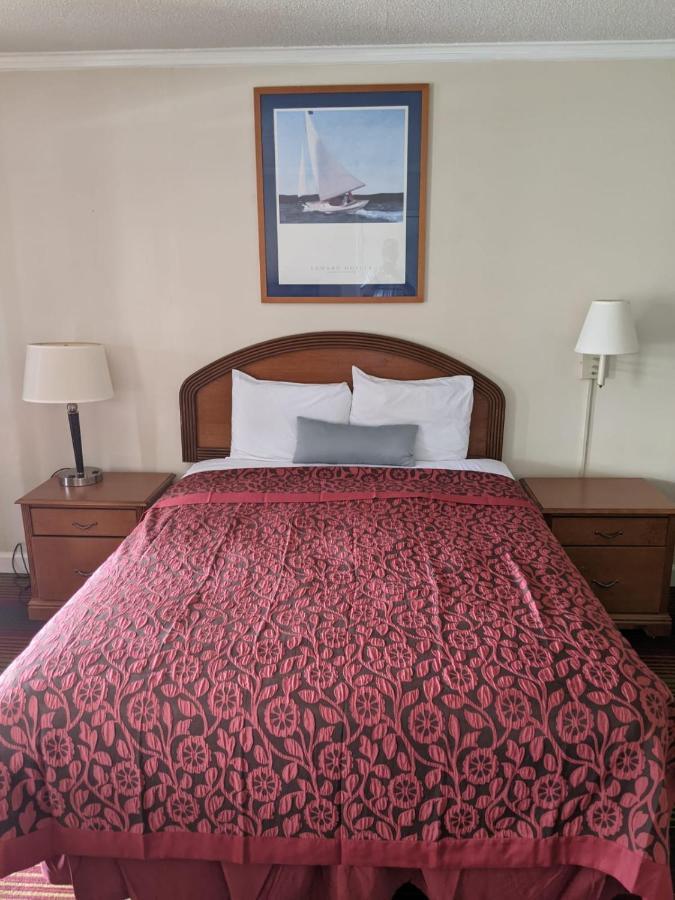 Azalea Inn & Suites Wilmington Esterno foto