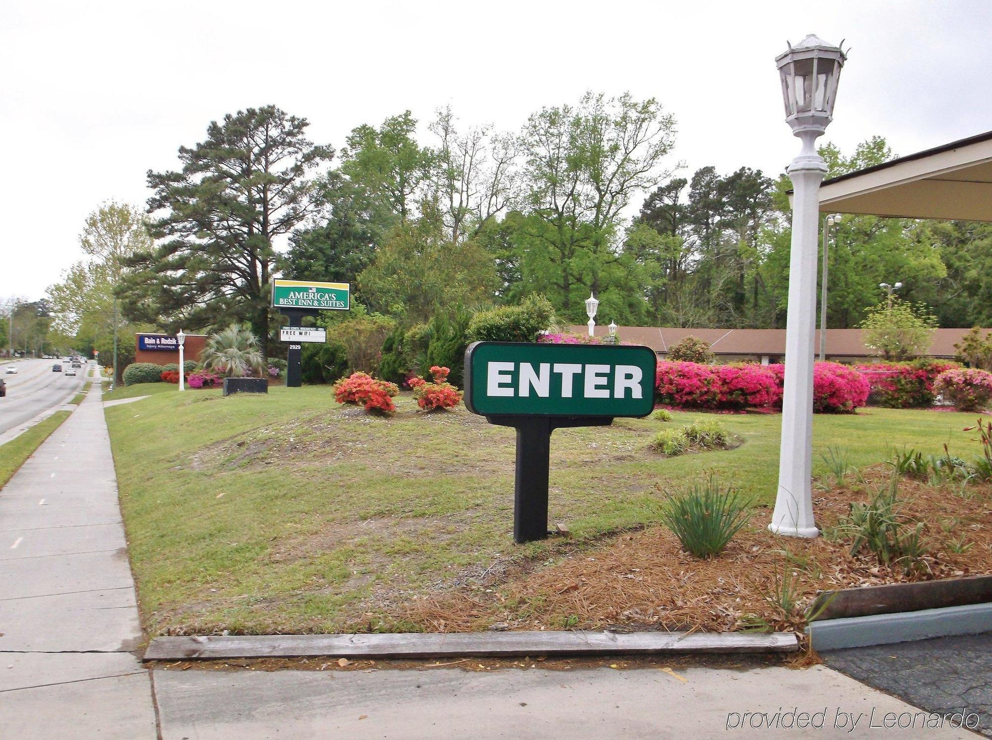 Azalea Inn & Suites Wilmington Esterno foto